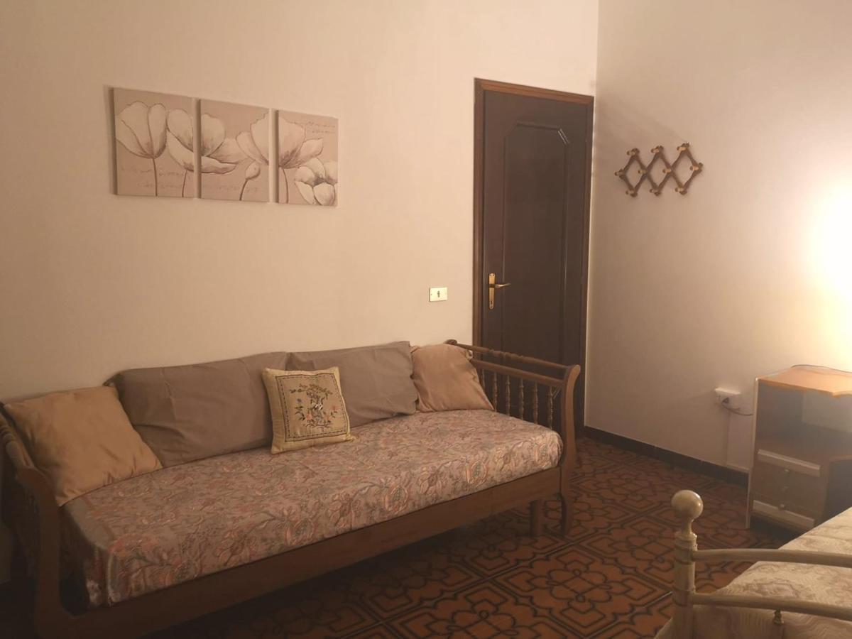 Assueli B&B Ассемини Экстерьер фото