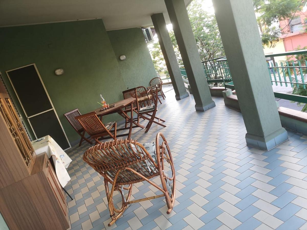 Assueli B&B Ассемини Экстерьер фото